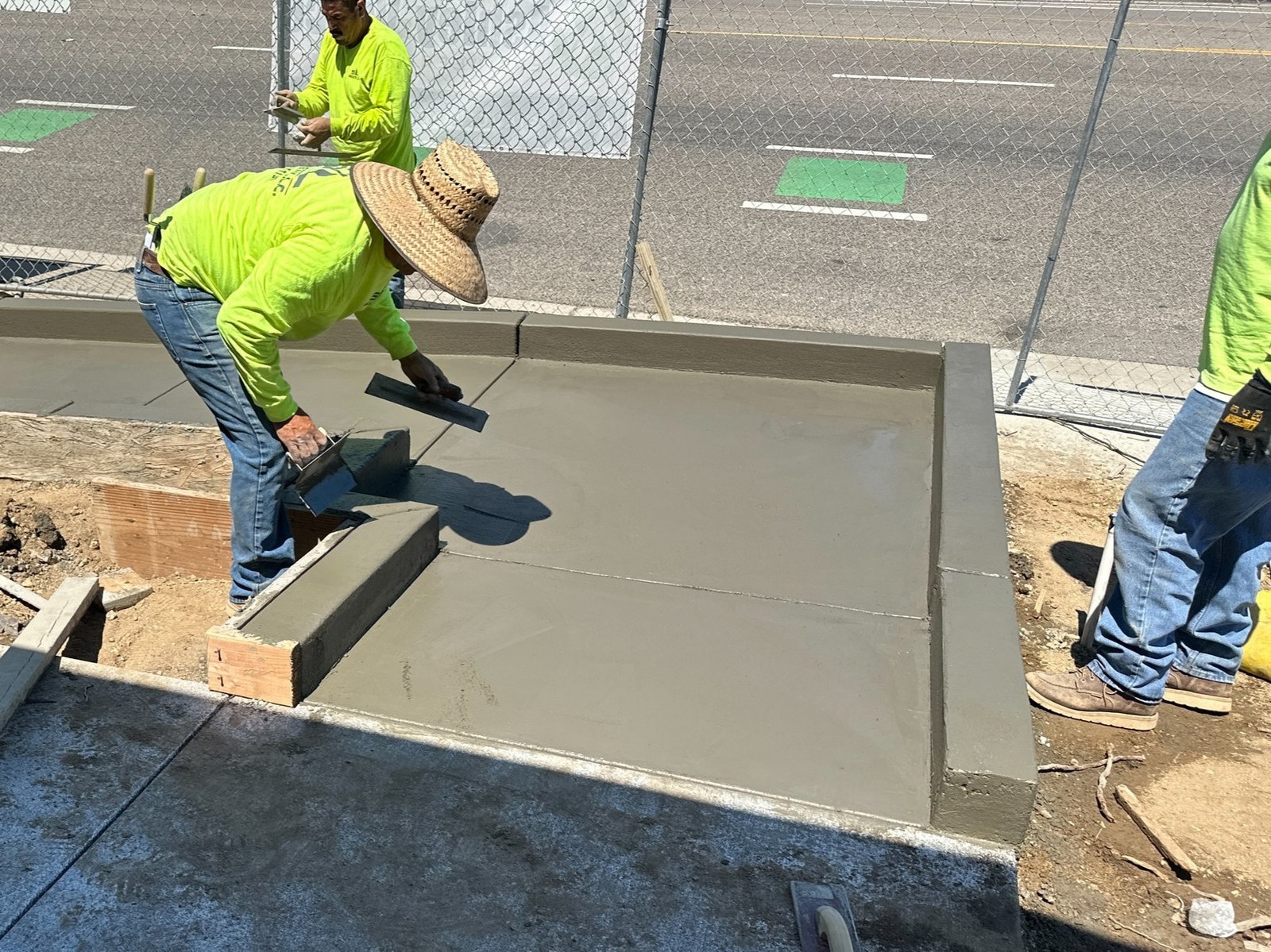 Eecar Corporation municipal concrete flatwork crew in North Bay, CA